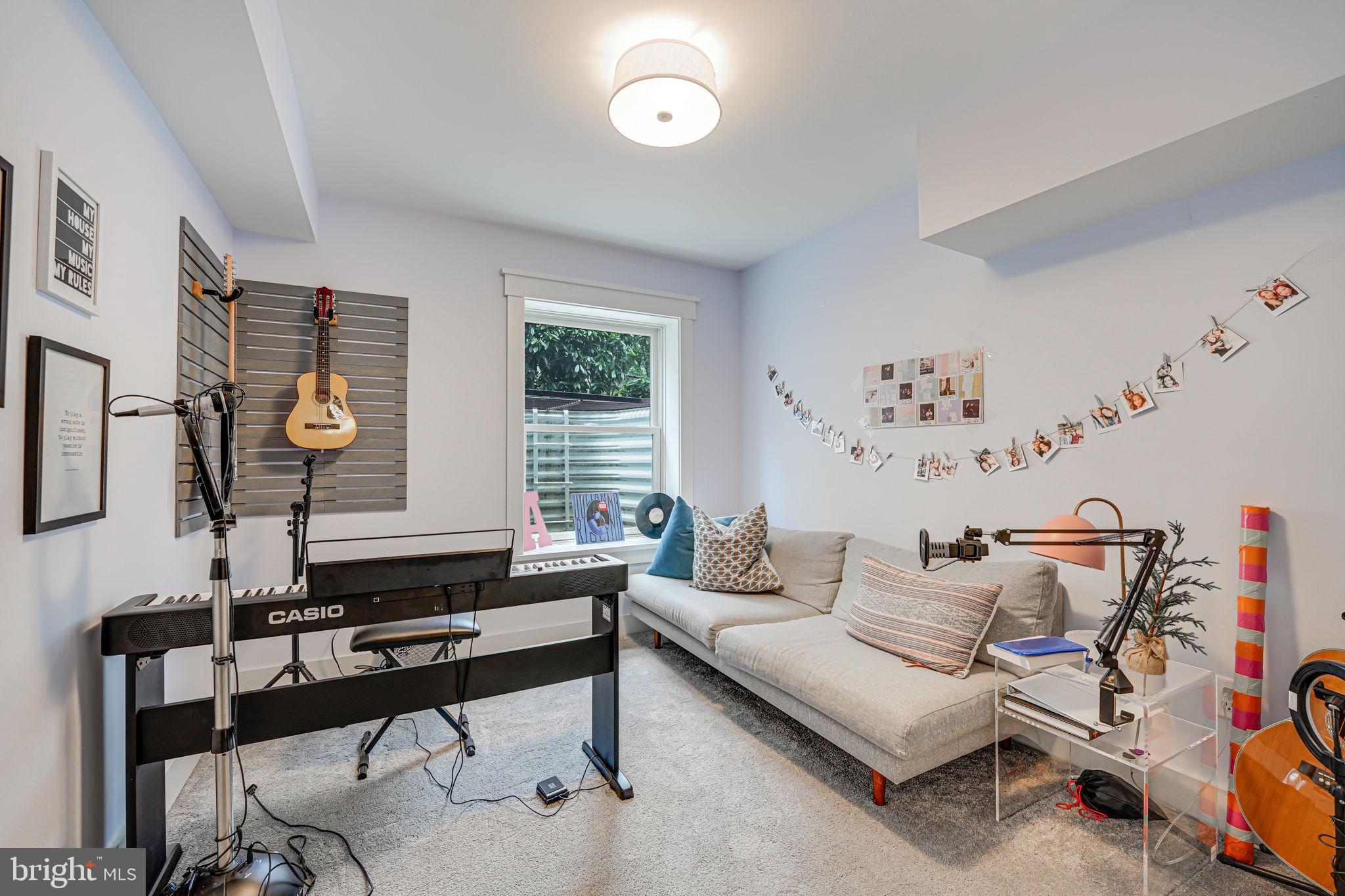 ROSEMONT PARK - Residential