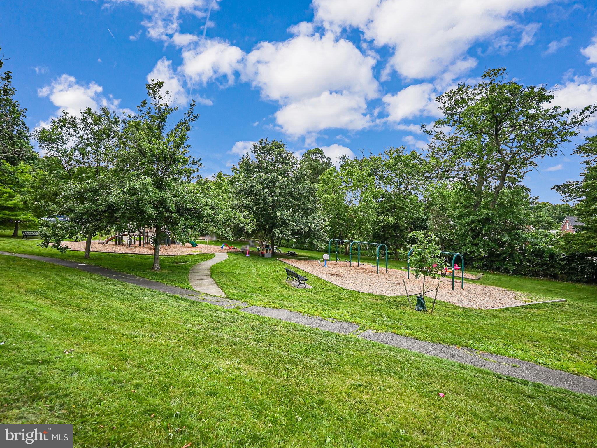 ROSEMONT PARK - Residential