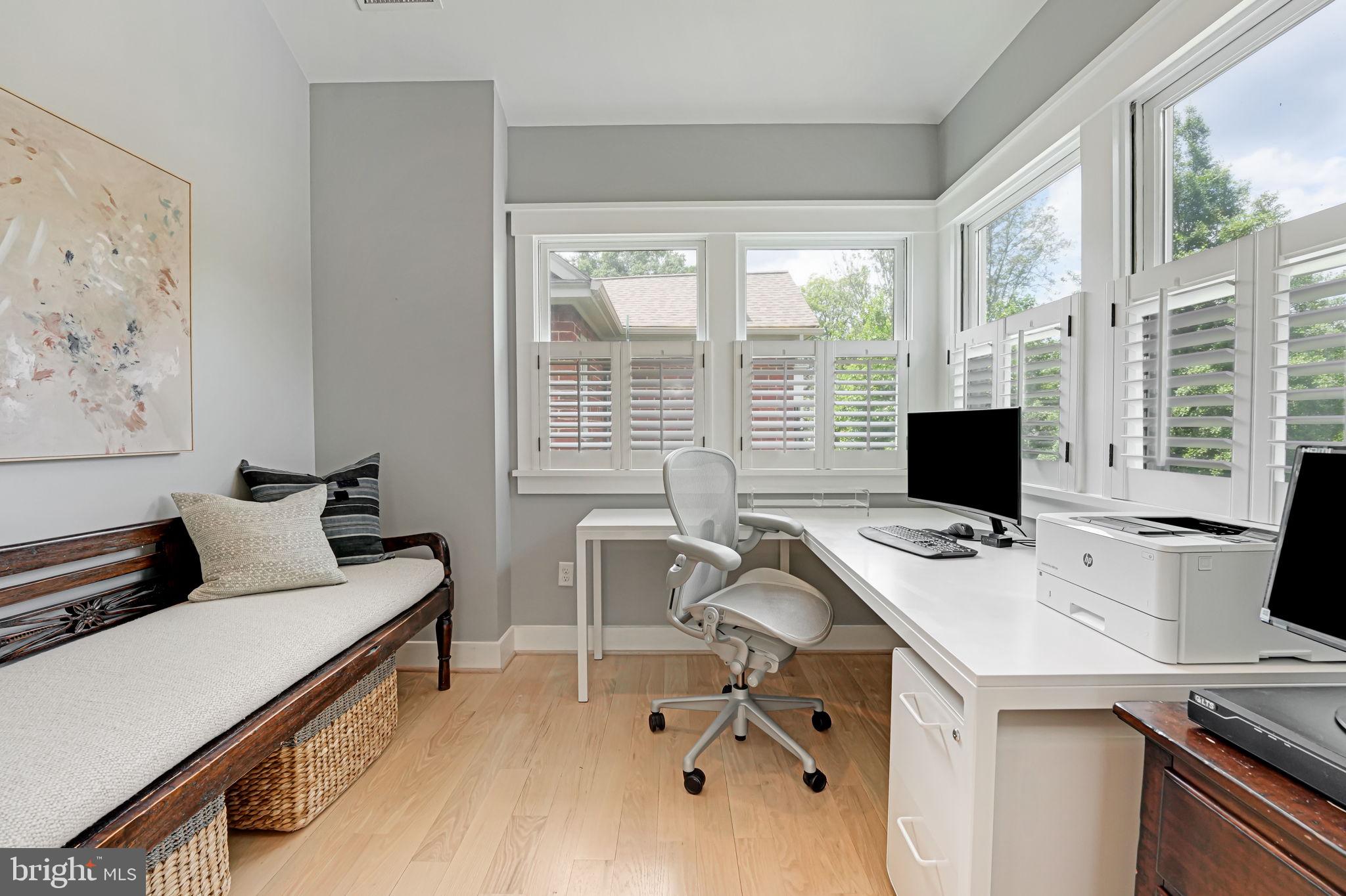 ROSEMONT PARK - Residential