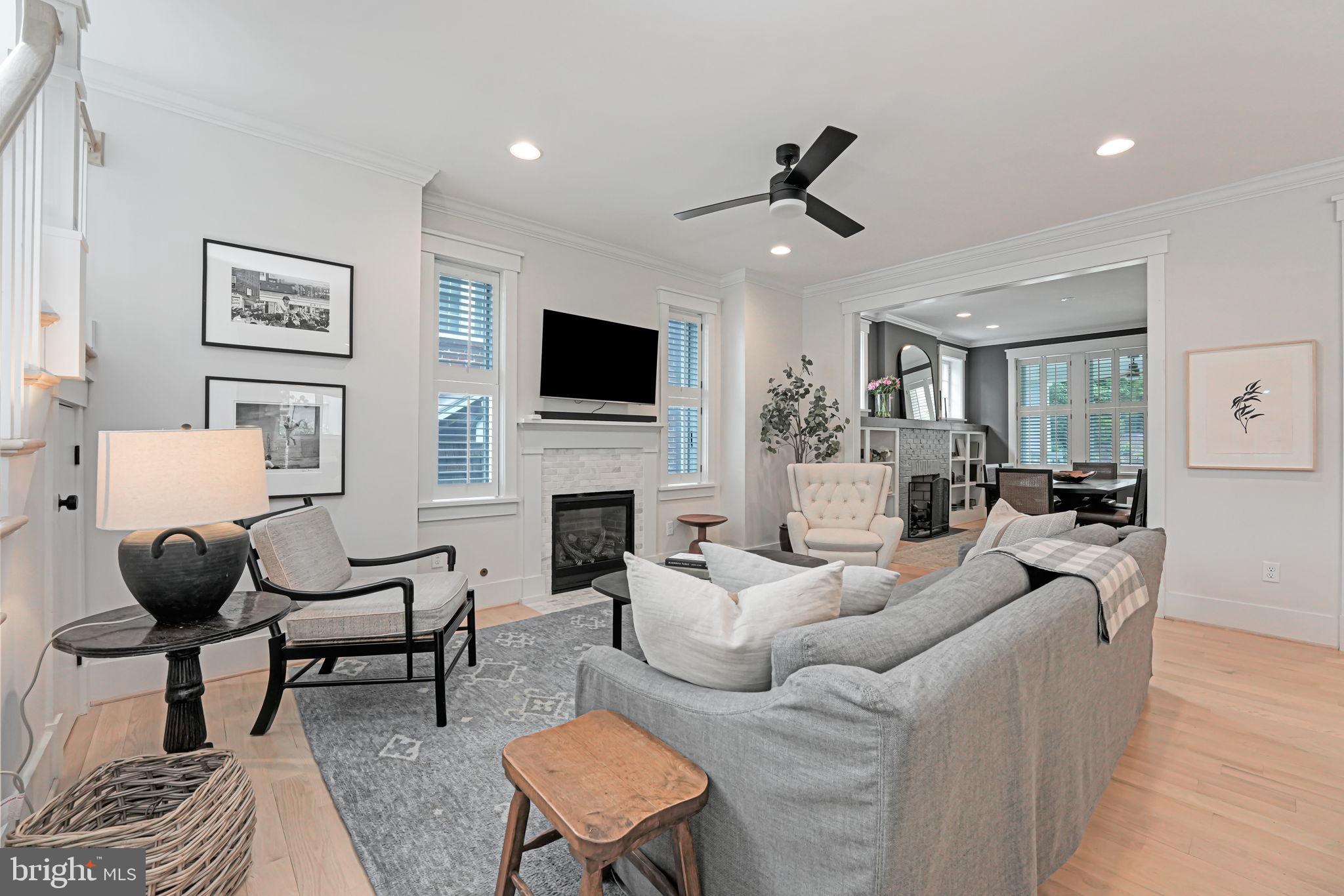 ROSEMONT PARK - Residential