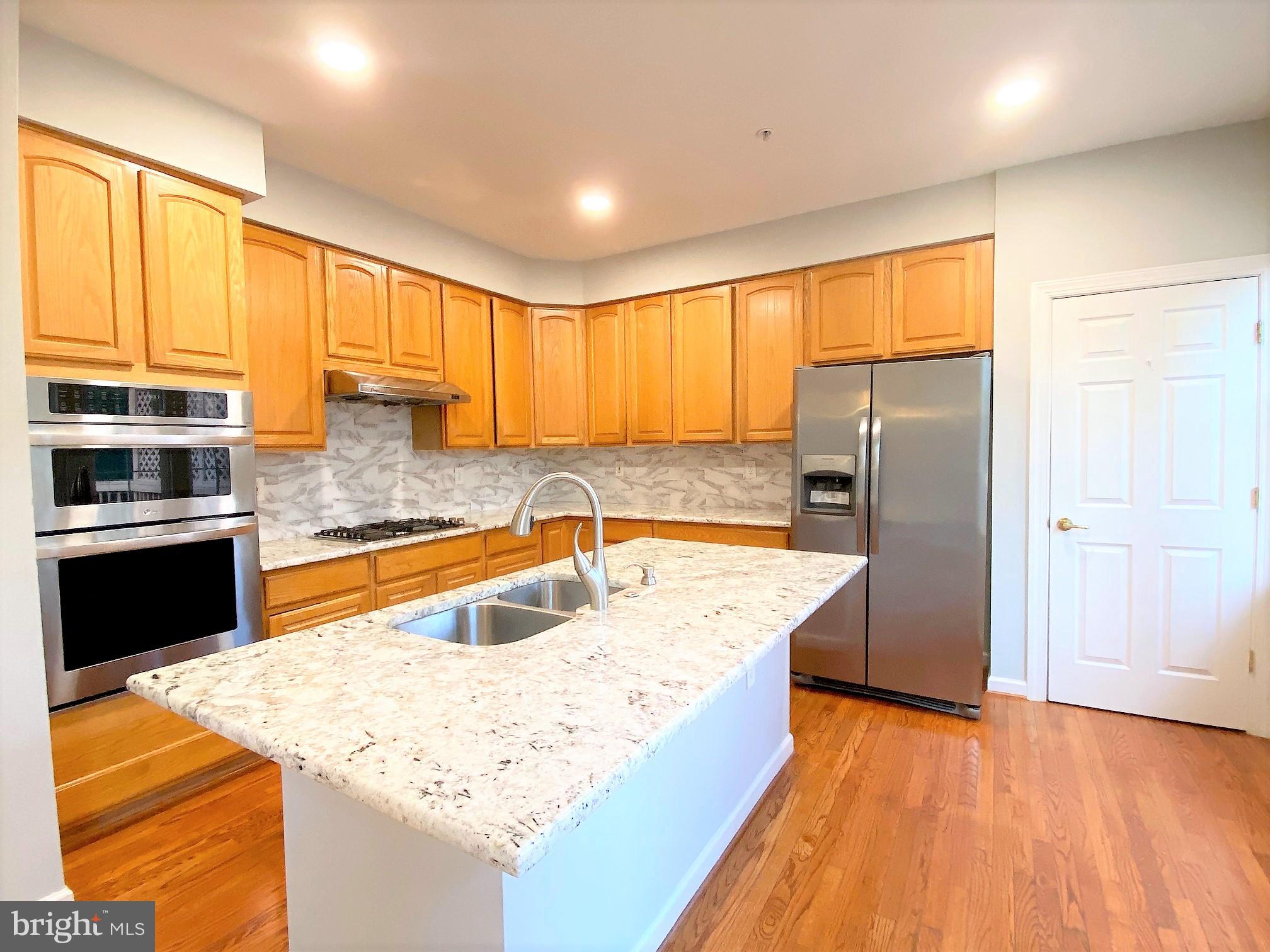 WILLOWS OF POTOMAC - Residential Lease