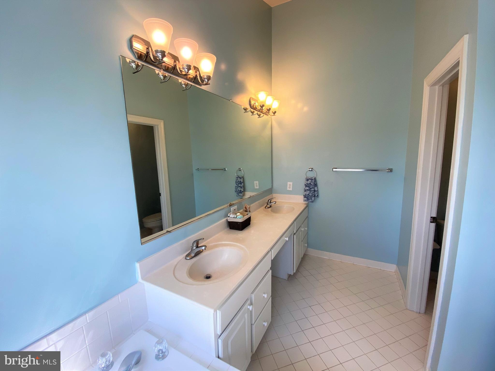 WILLOWS OF POTOMAC - Residential Lease