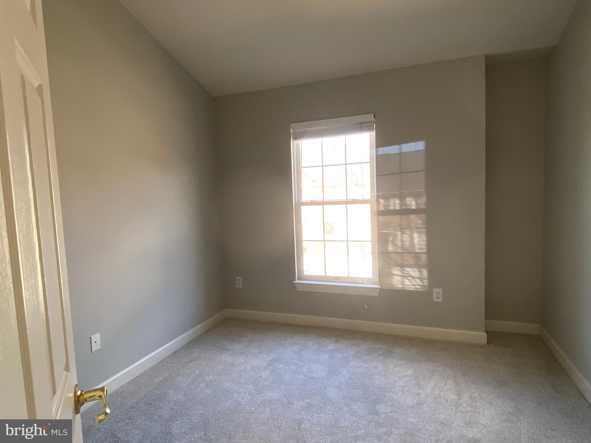 WILLOWS OF POTOMAC - Residential Lease