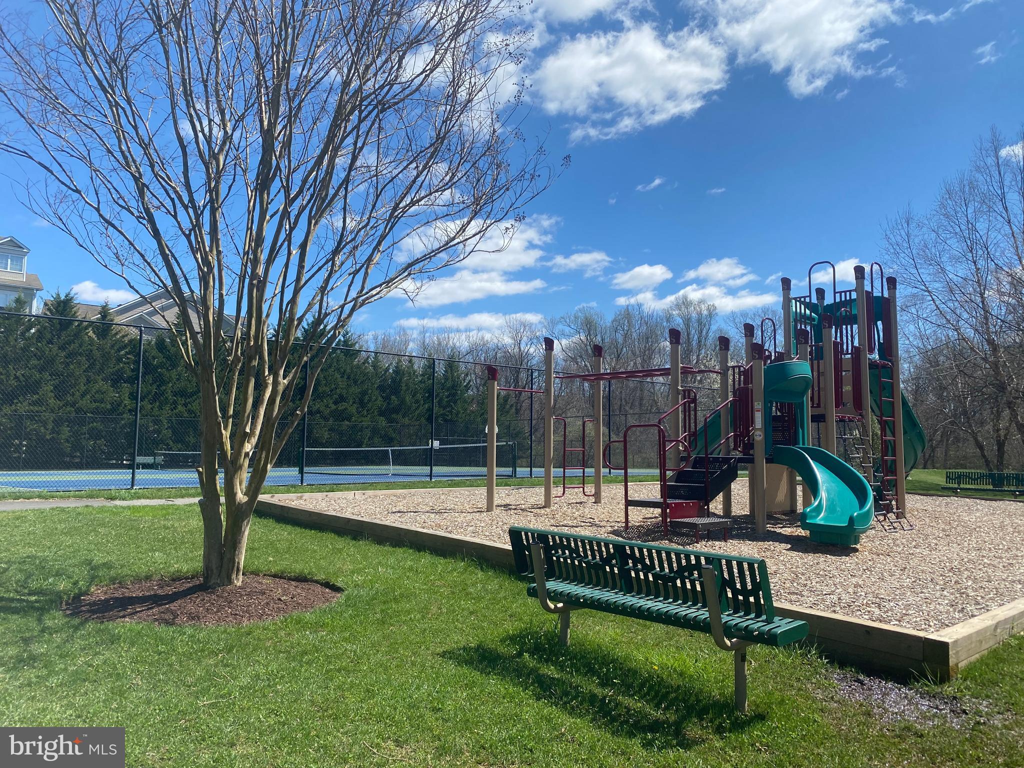 WILLOWS OF POTOMAC - Residential Lease