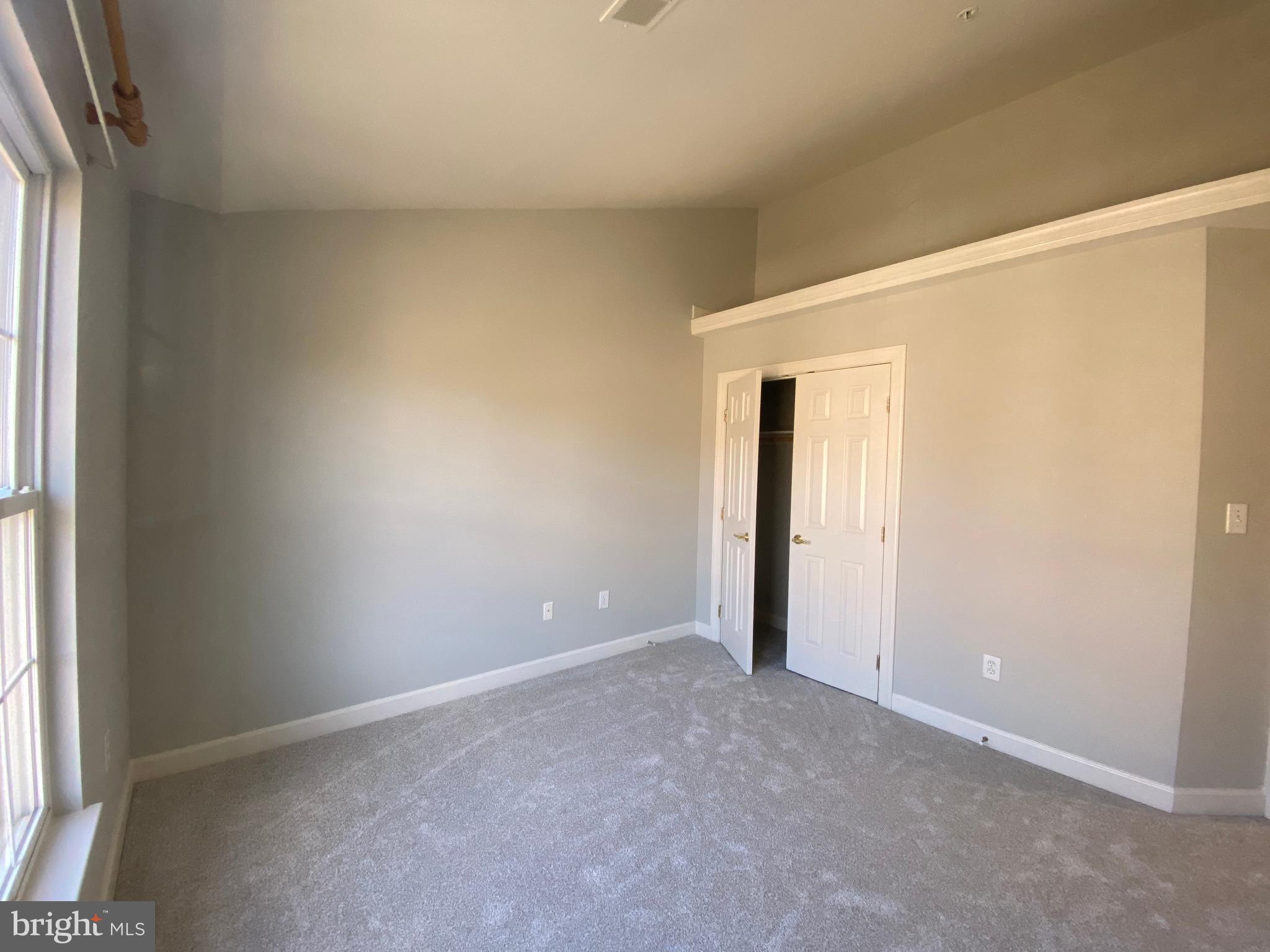 WILLOWS OF POTOMAC - Residential Lease