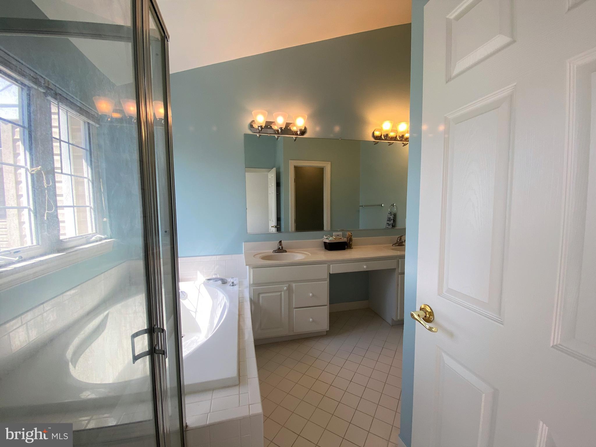 WILLOWS OF POTOMAC - Residential Lease