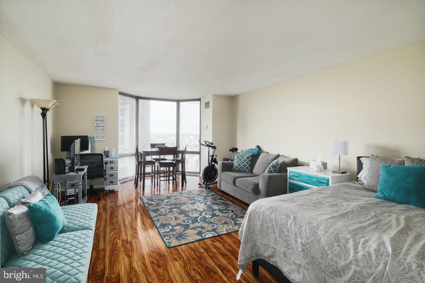 2018 WALNUT STREET 32 17F