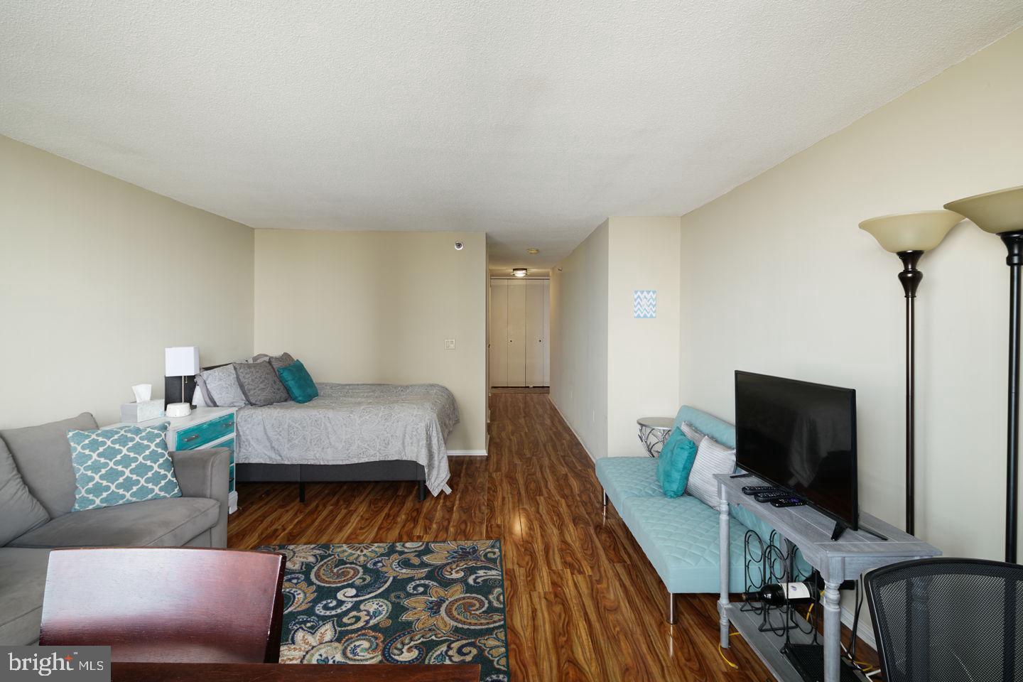 2018 WALNUT STREET 32 17F