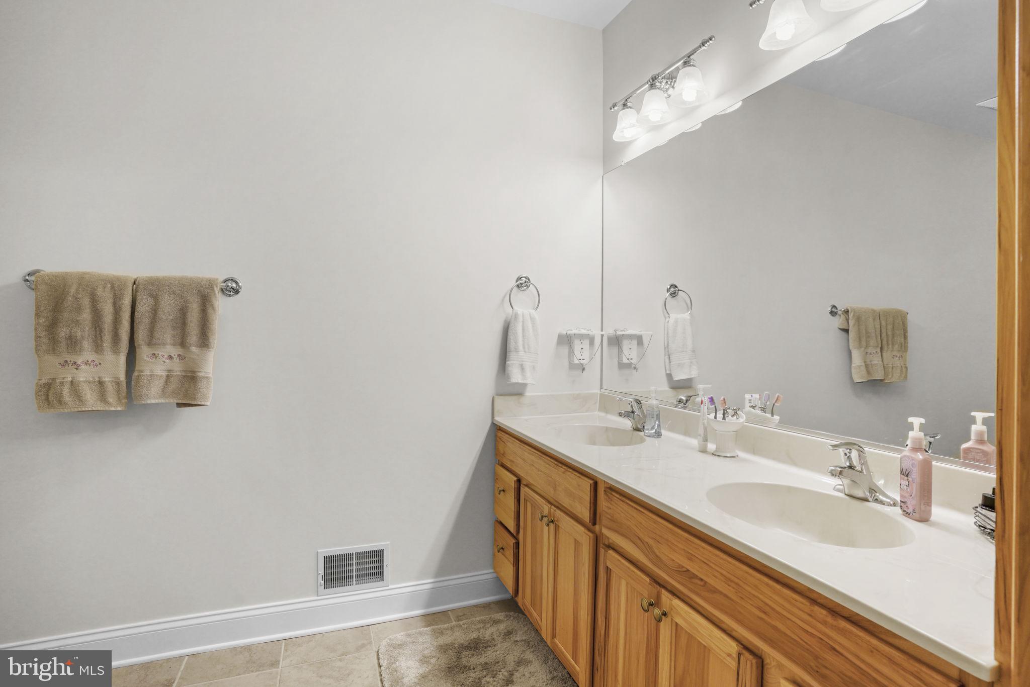 ROUSBY HALL WOODS - Residential