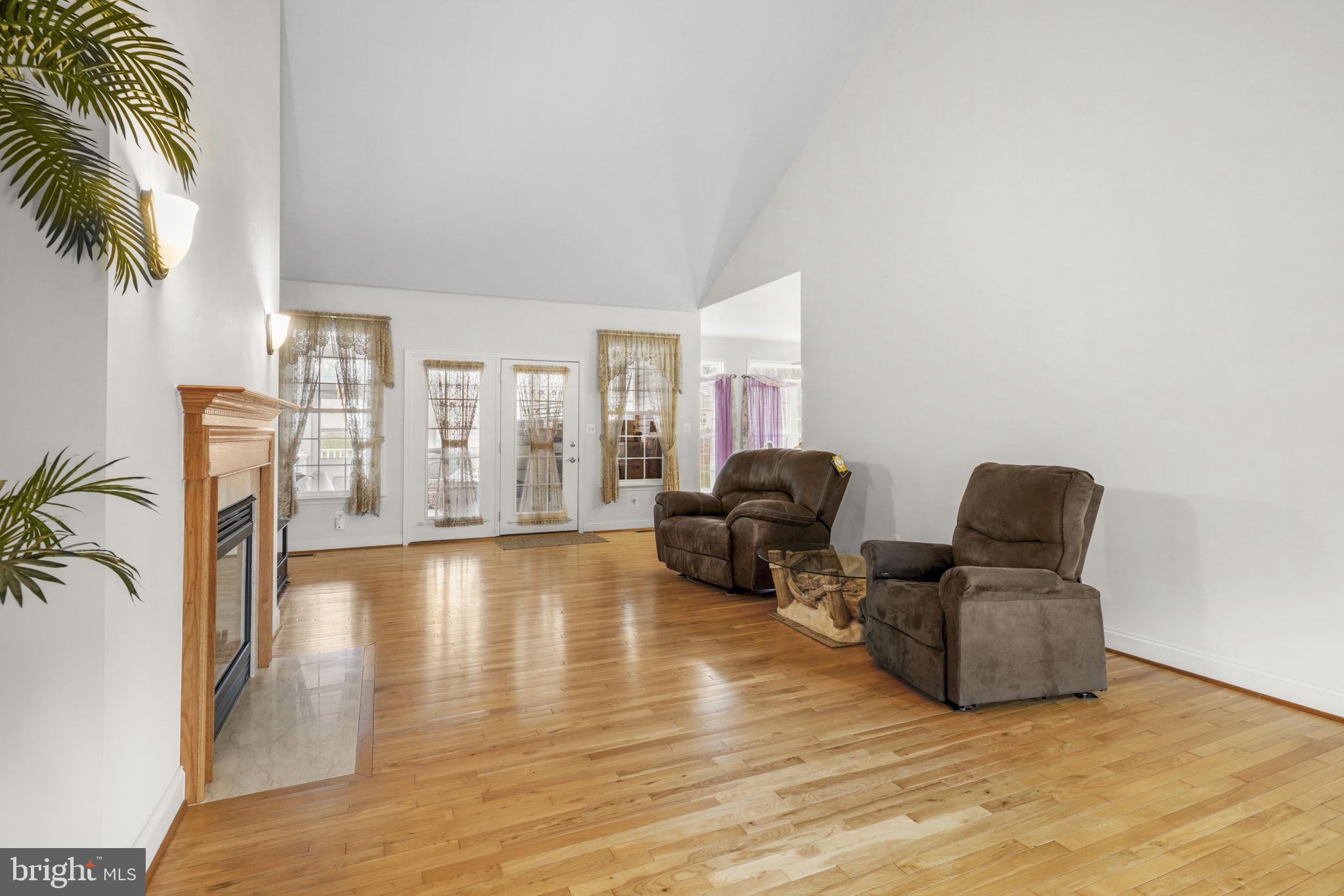 ROUSBY HALL WOODS - Residential