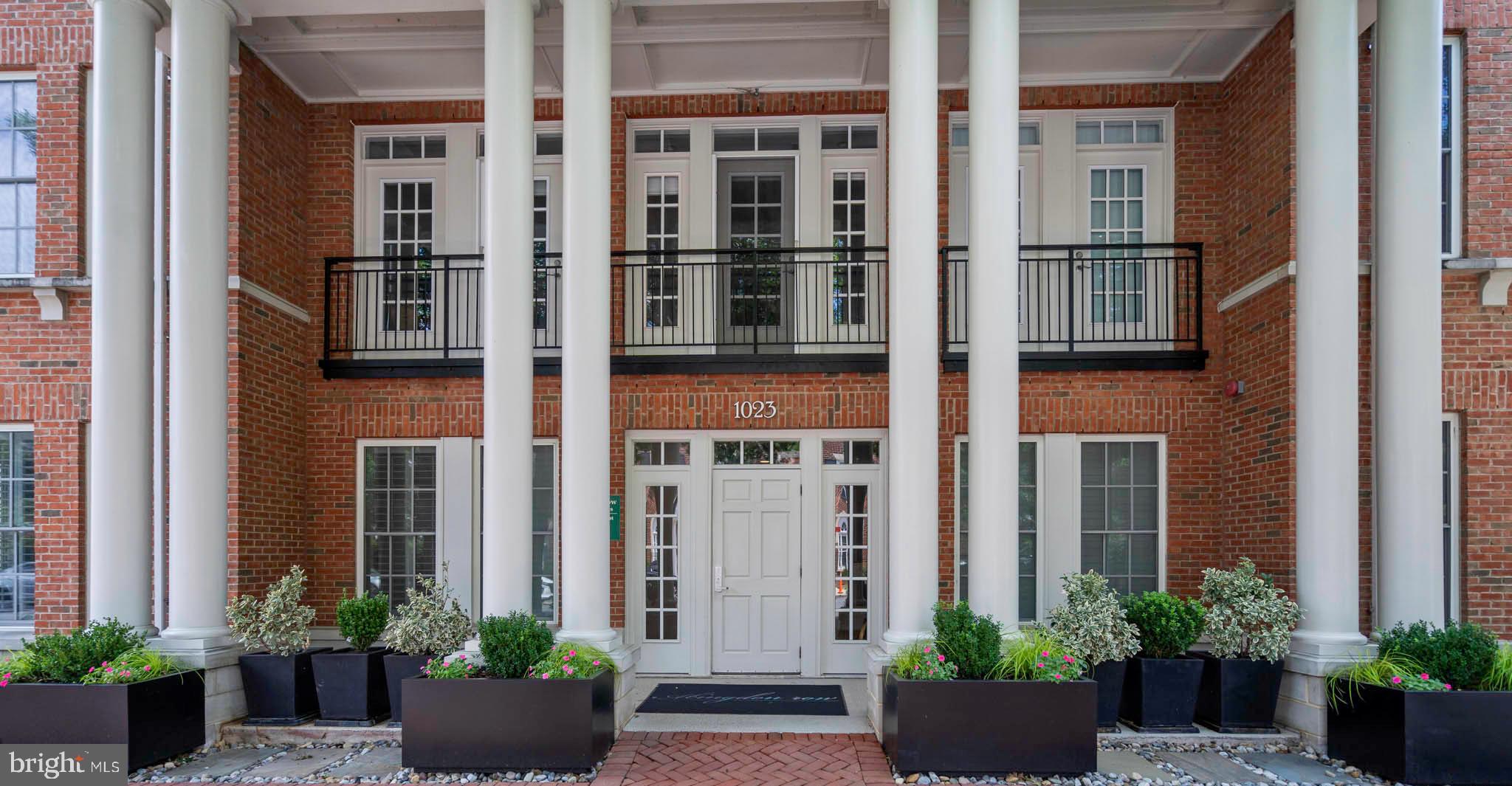 ABINGDON ROW - Residential