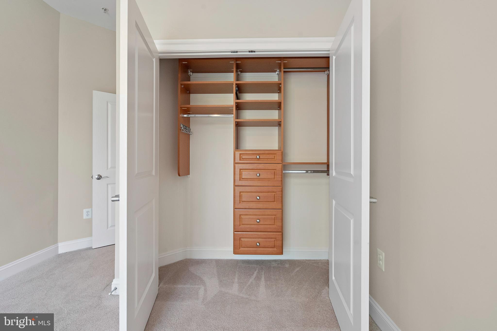 ABINGDON ROW - Residential