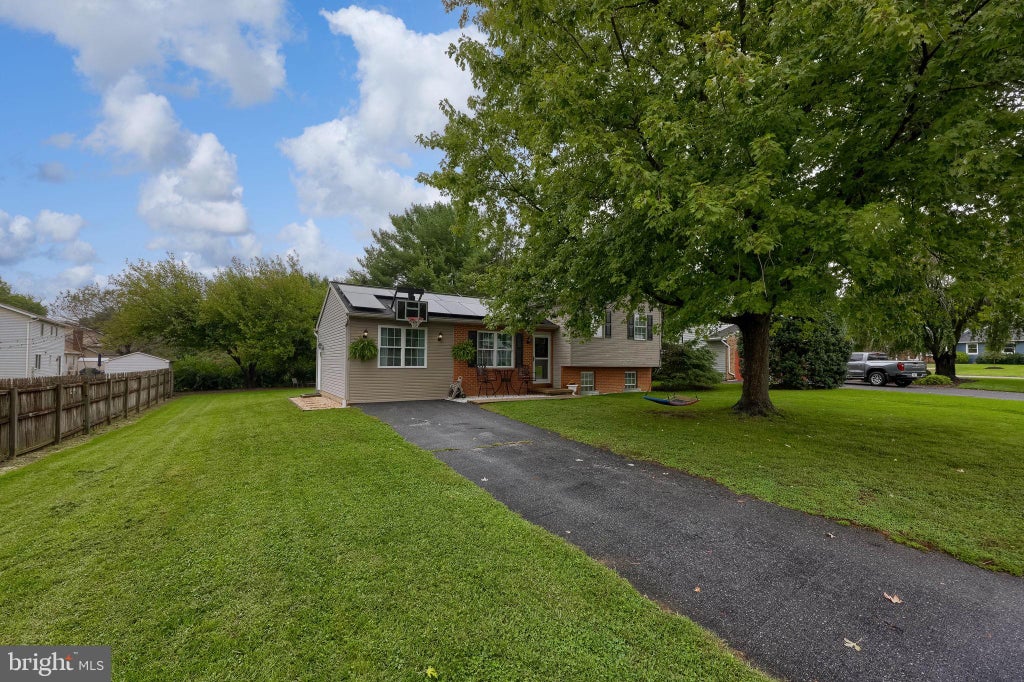 Photo of 1504 Mcfarland Drive, LANDISVILLE, PA 17538 (MLS # PALA2095804)