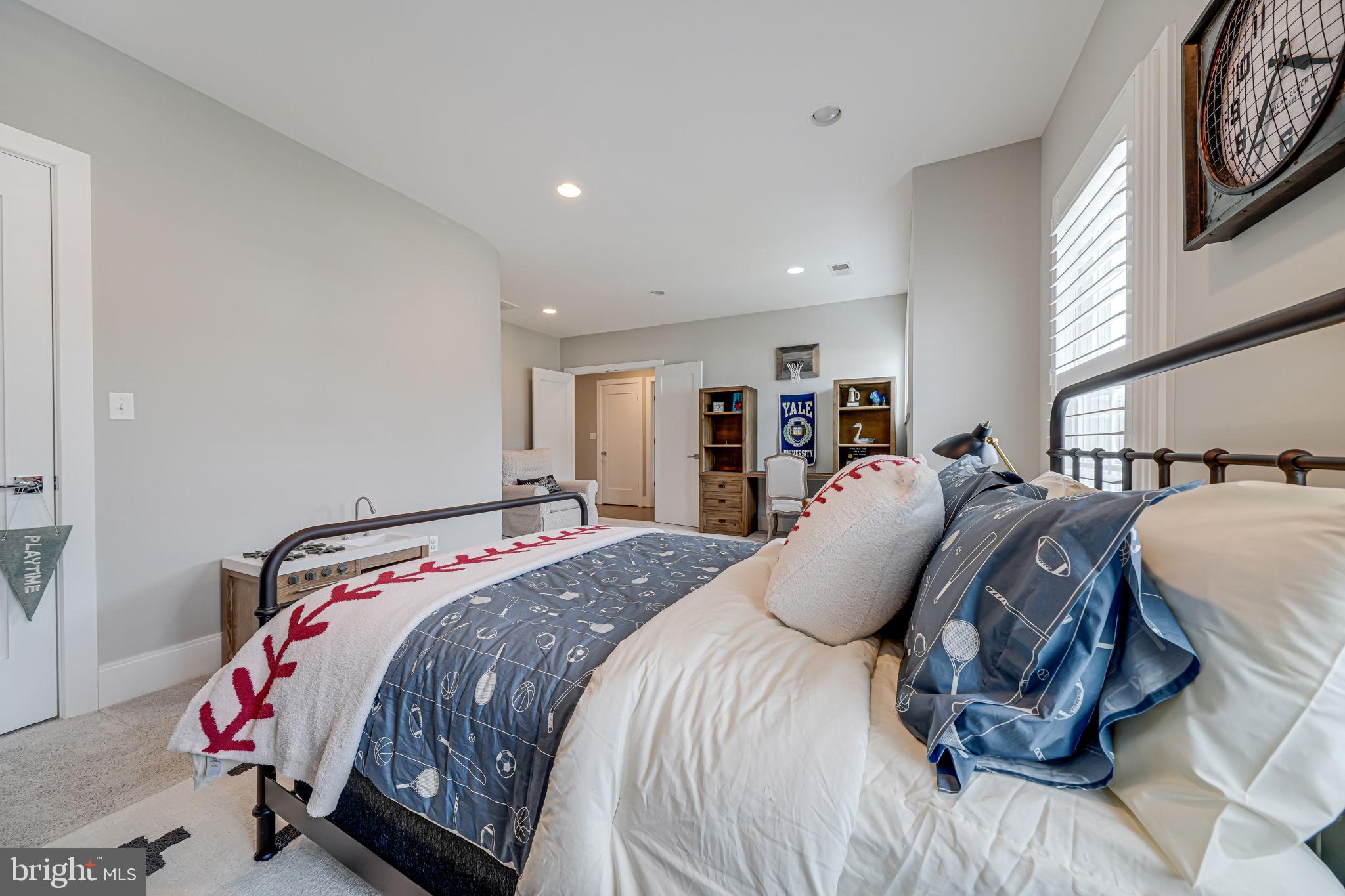 WEST VIENNA WOODS - Residential