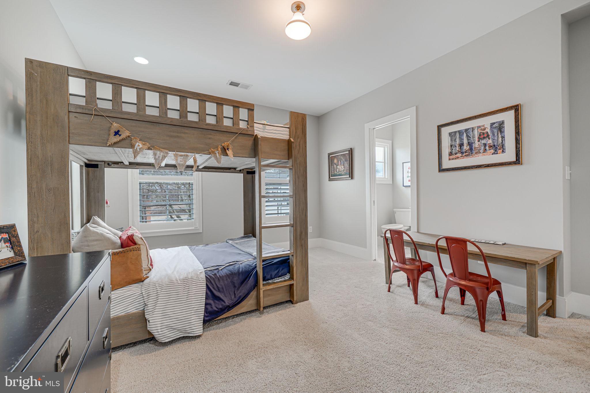 WEST VIENNA WOODS - Residential