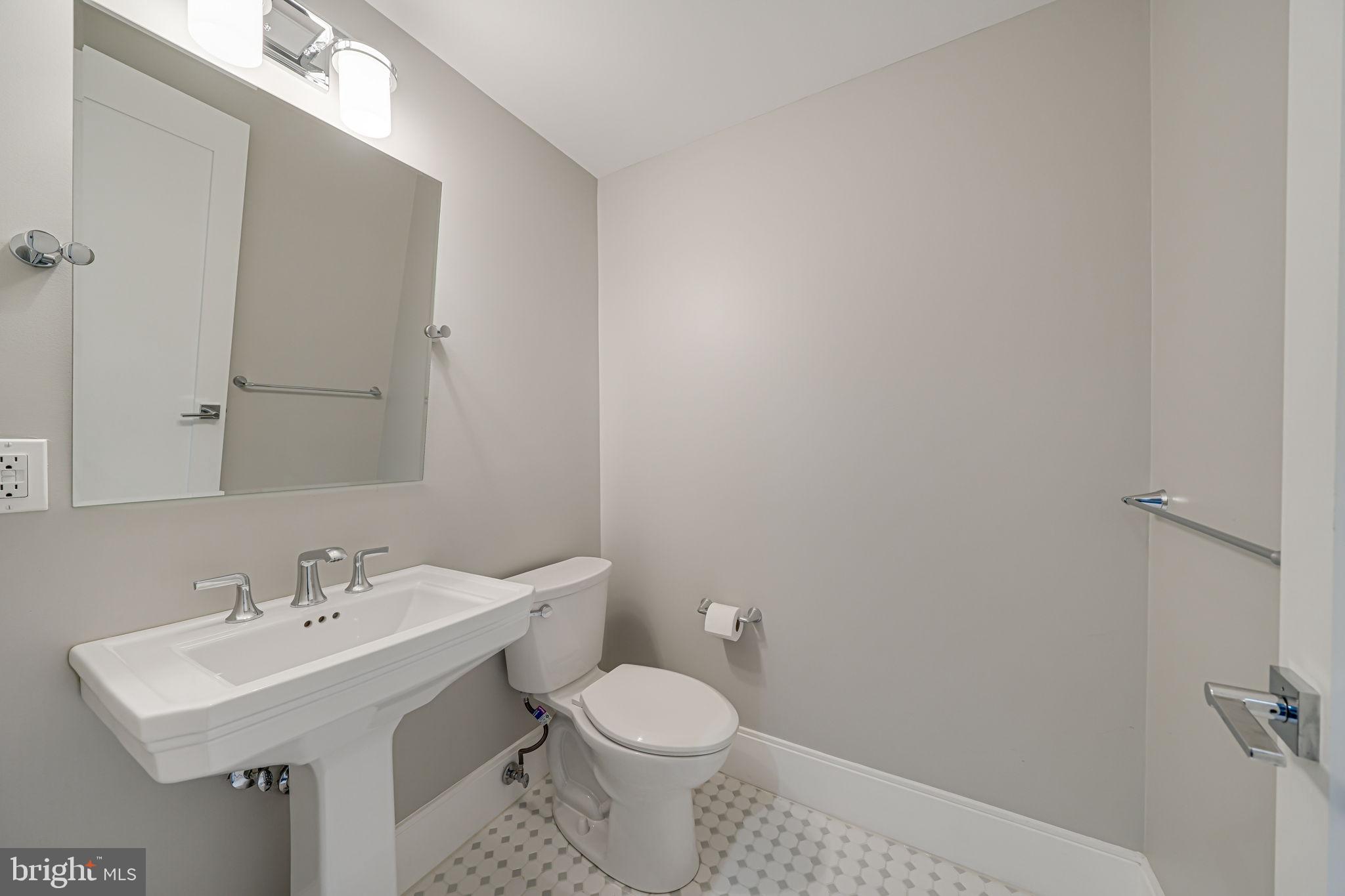 WEST VIENNA WOODS - Residential