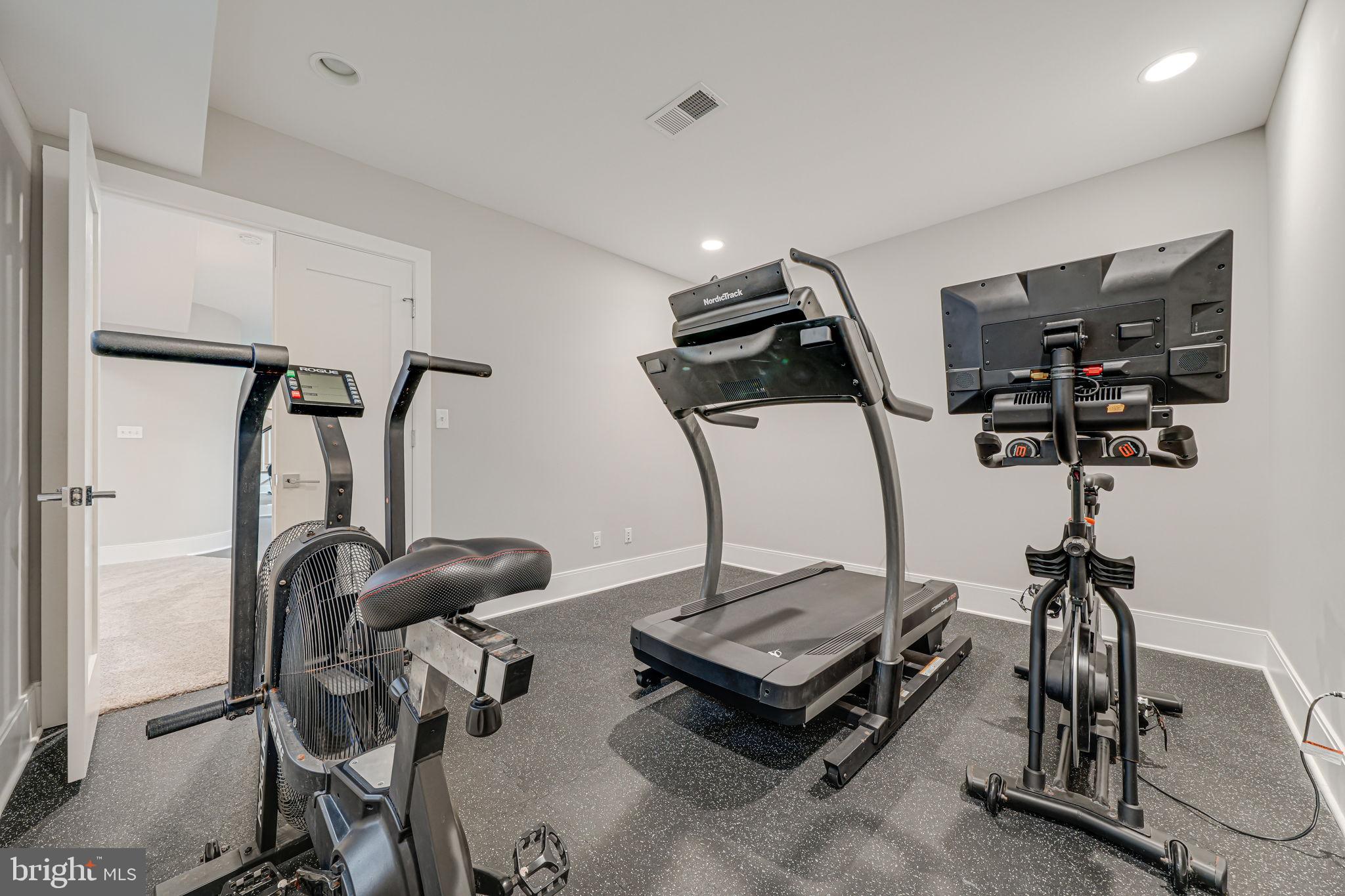 WEST VIENNA WOODS - Residential