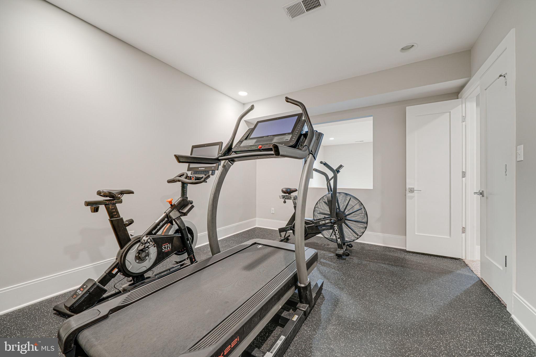 WEST VIENNA WOODS - Residential