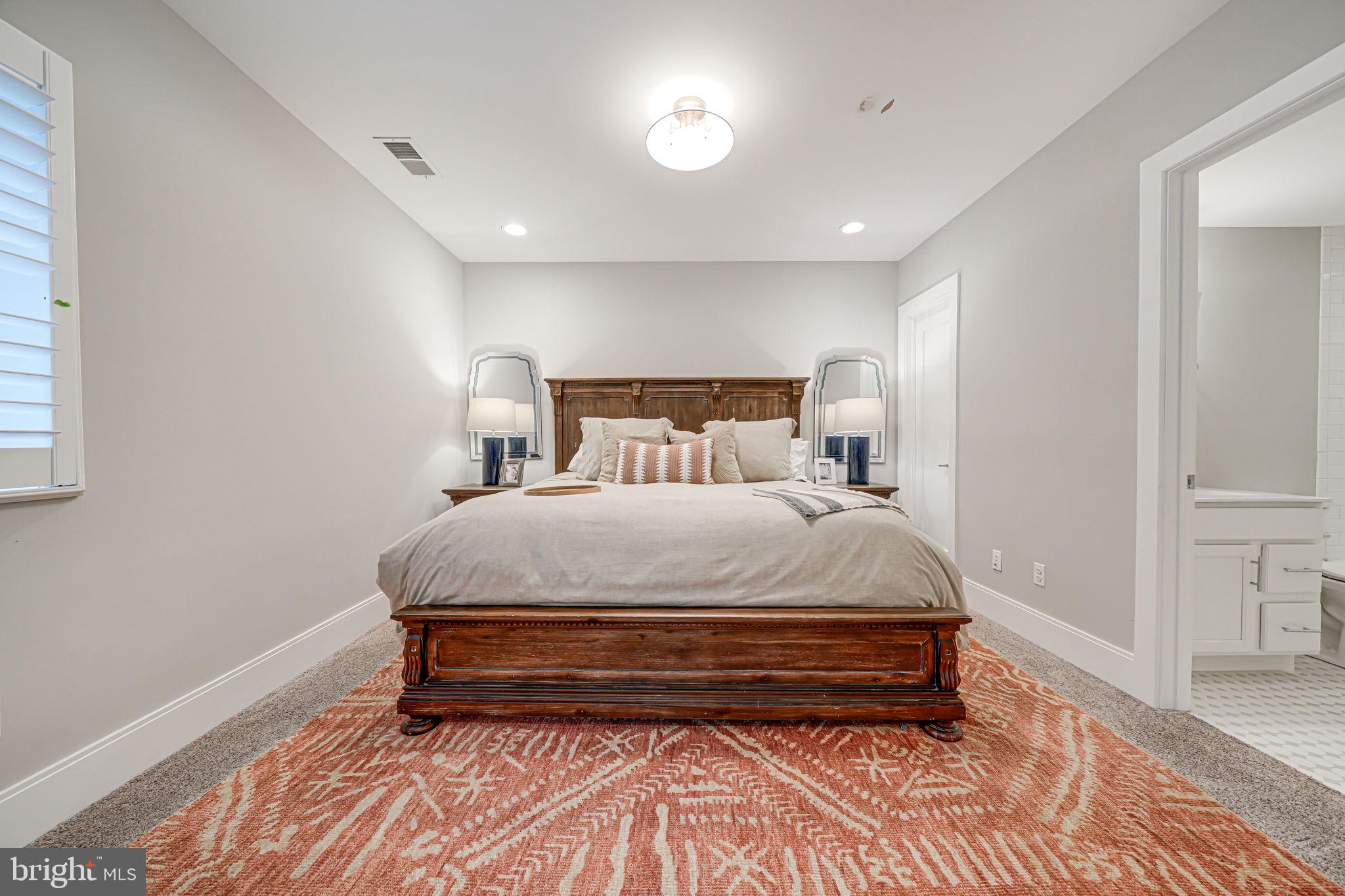 WEST VIENNA WOODS - Residential