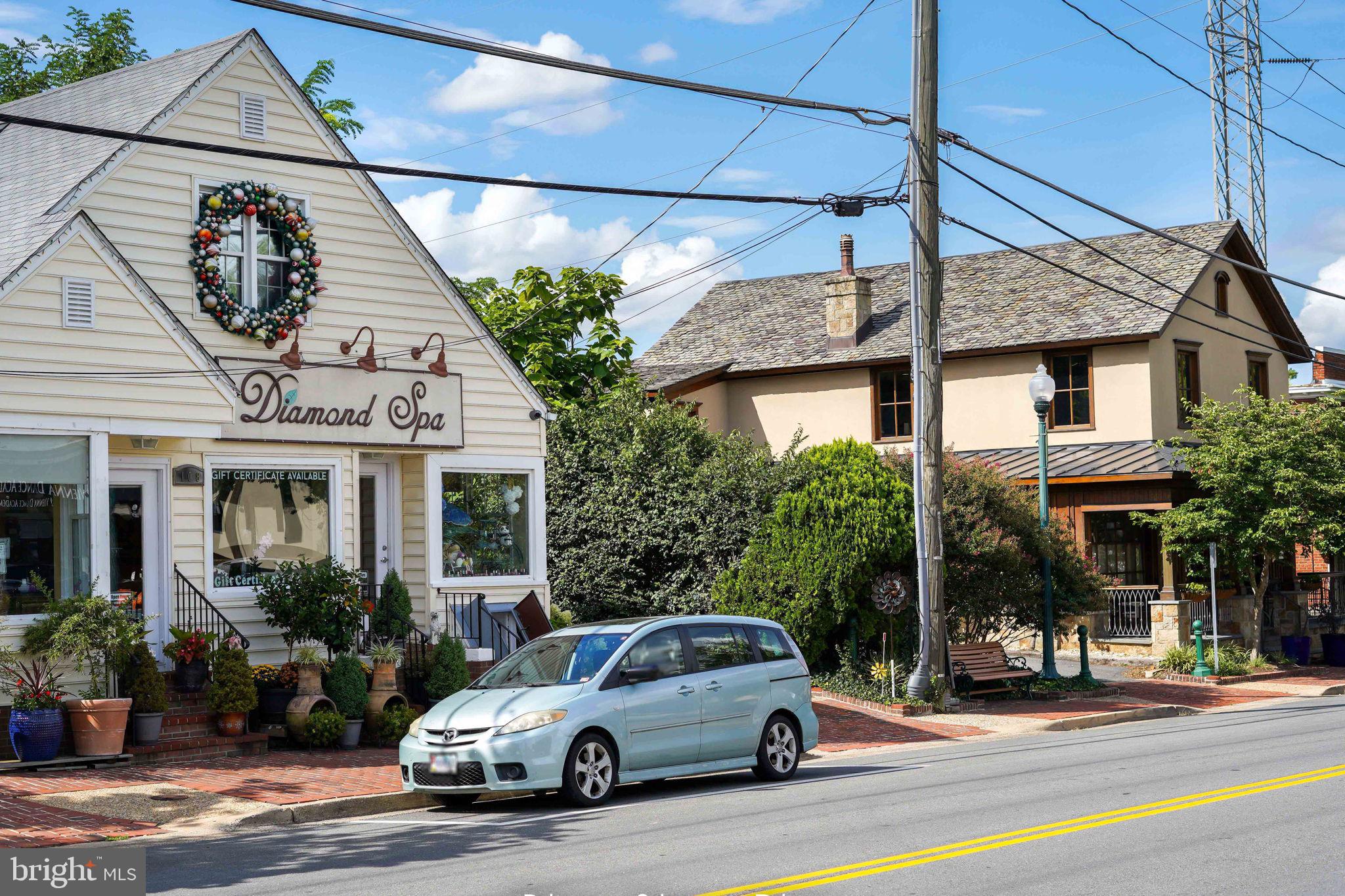 WEST VIENNA WOODS - Residential