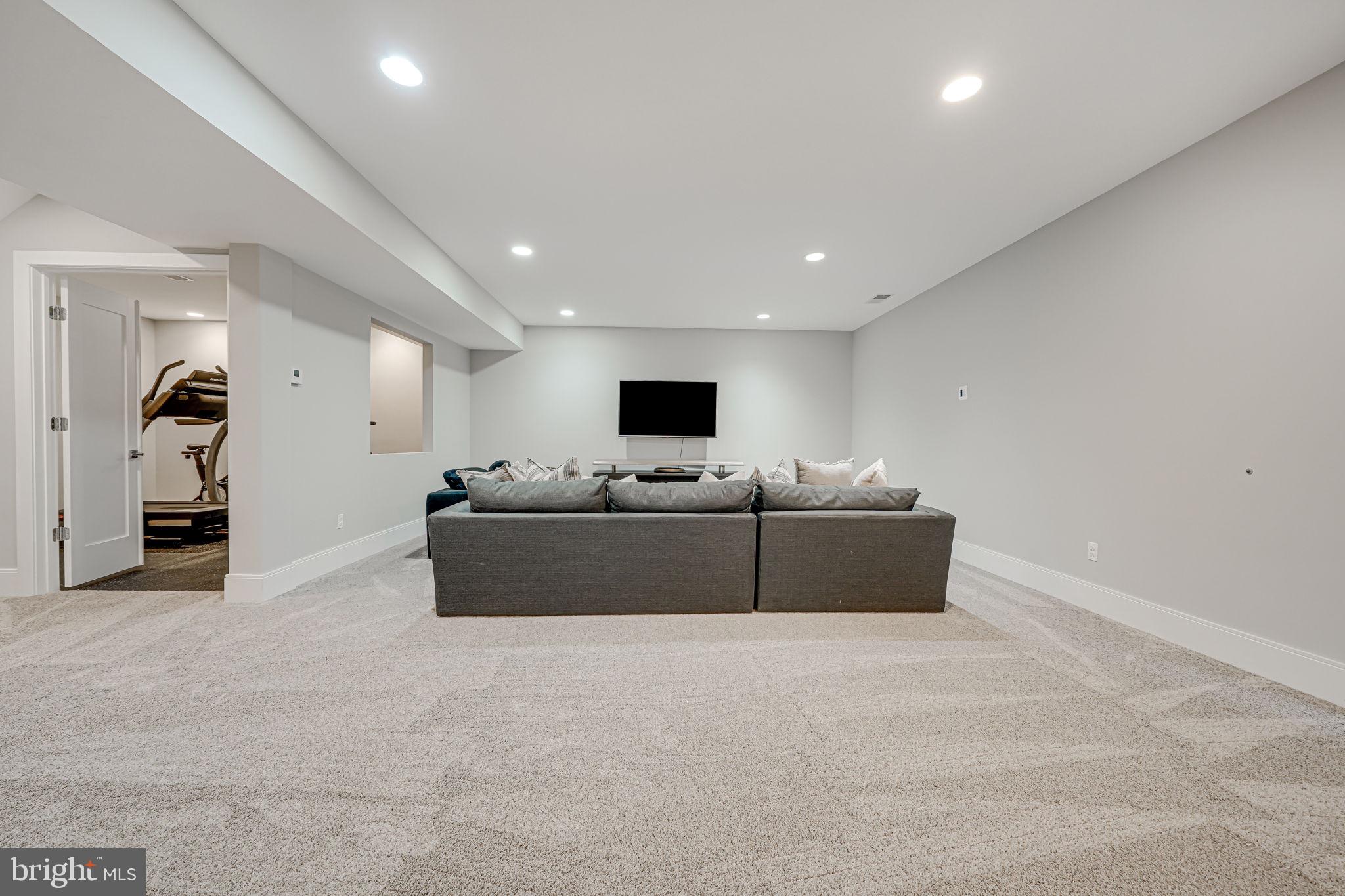 WEST VIENNA WOODS - Residential