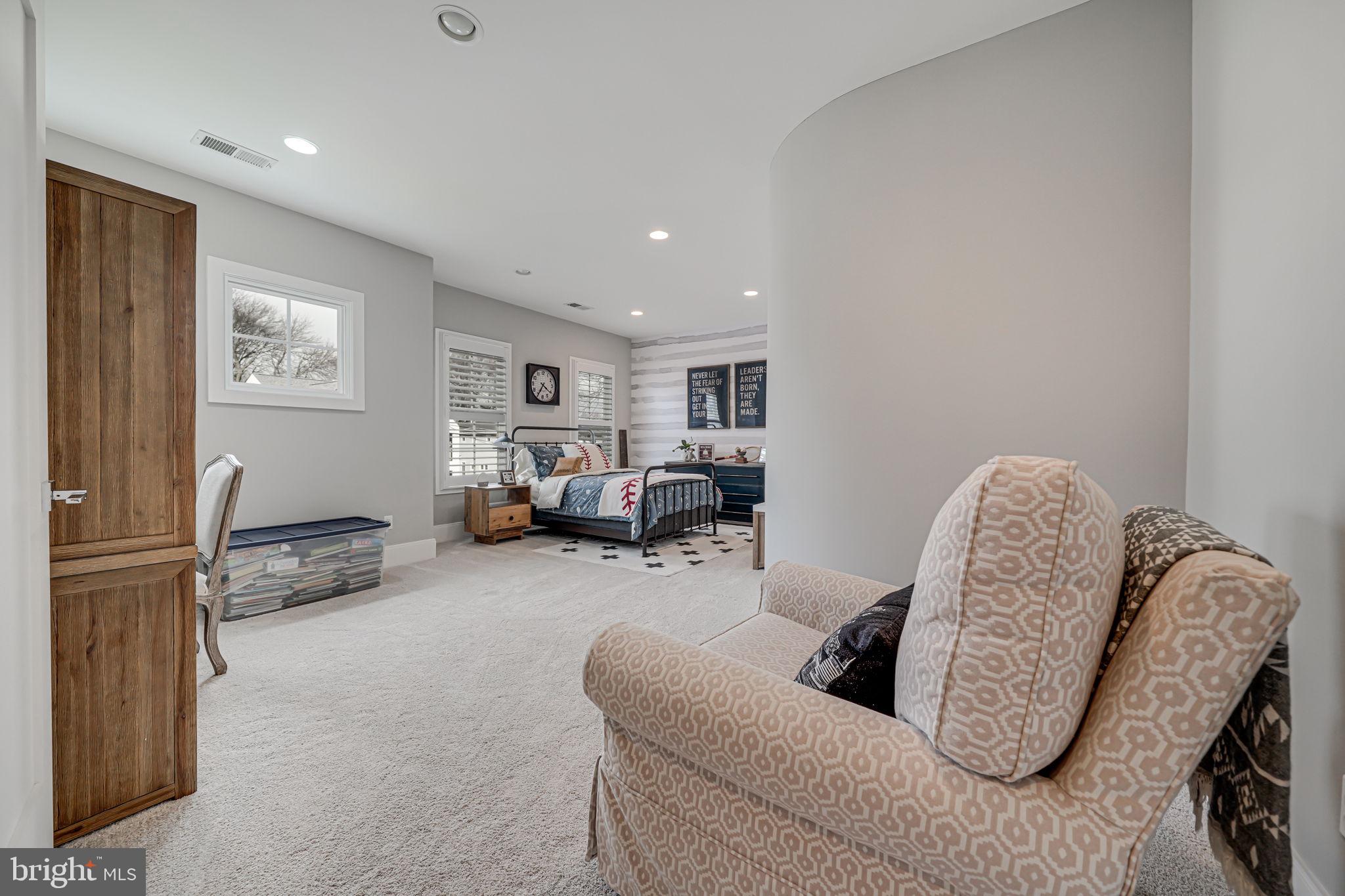 WEST VIENNA WOODS - Residential