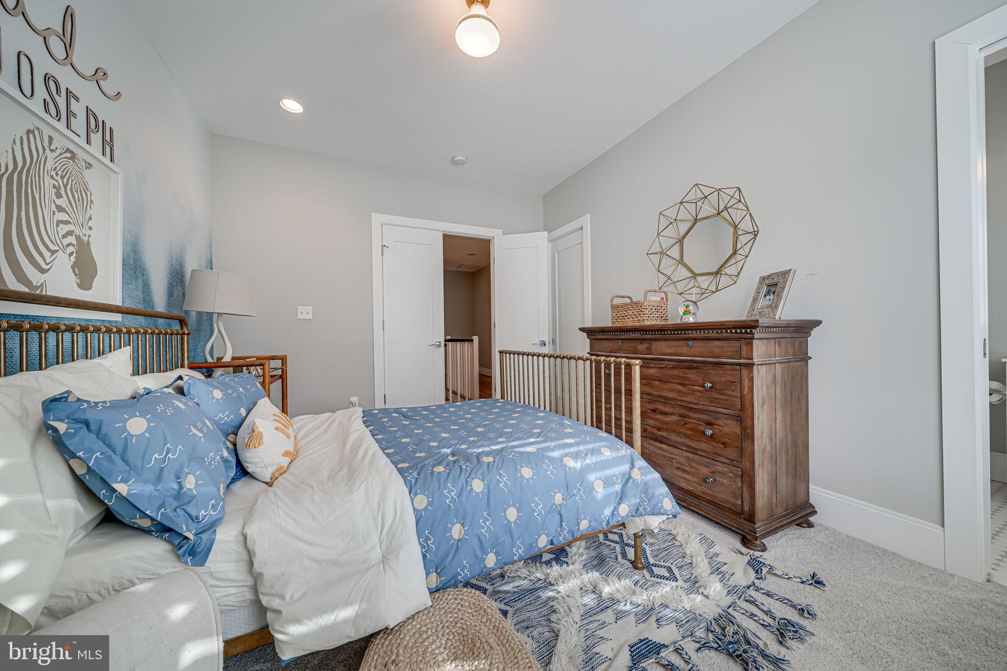 WEST VIENNA WOODS - Residential