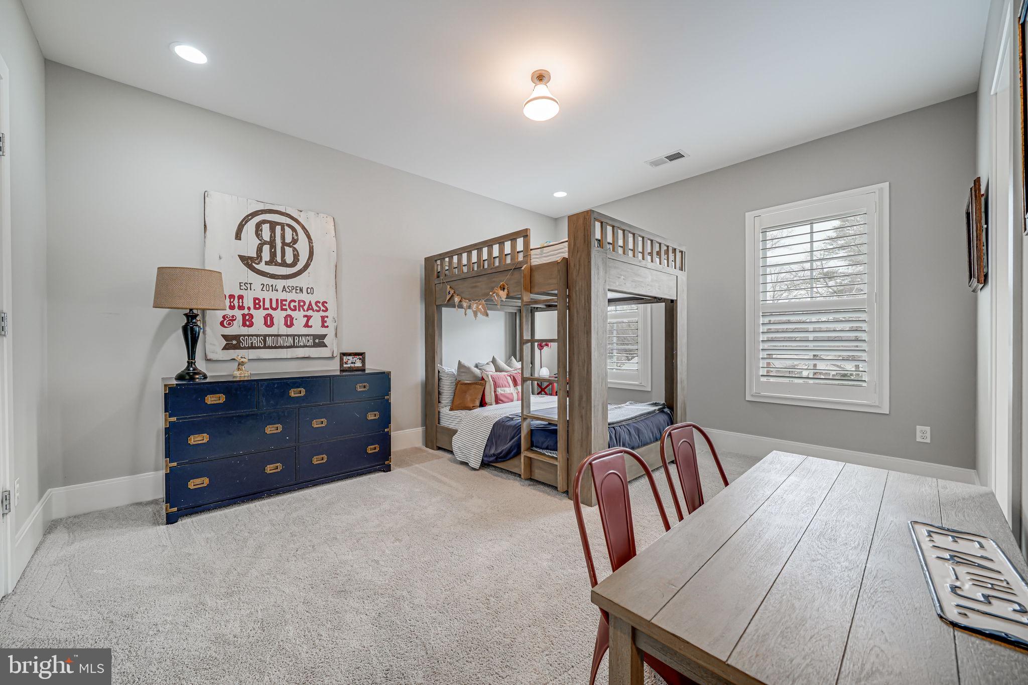 WEST VIENNA WOODS - Residential