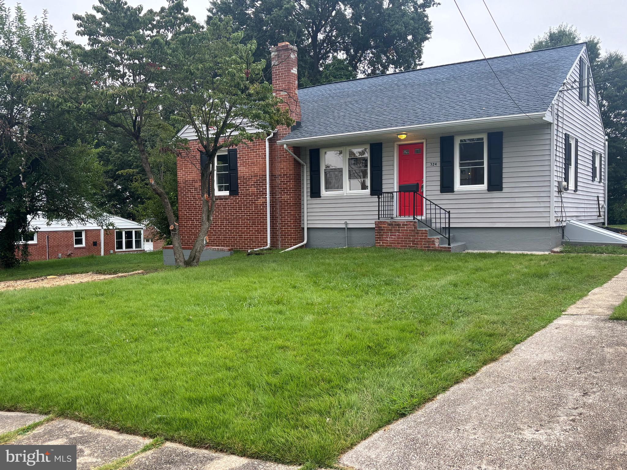 324 SAVANNAH ROAD