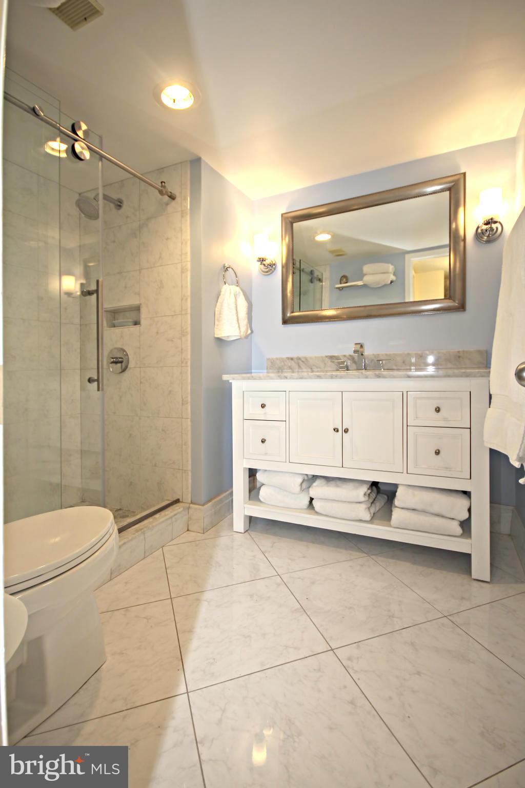 SKYLINE SQUARE CONDO - Residential