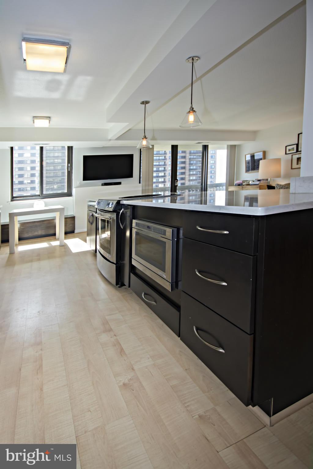 SKYLINE SQUARE CONDO - Residential