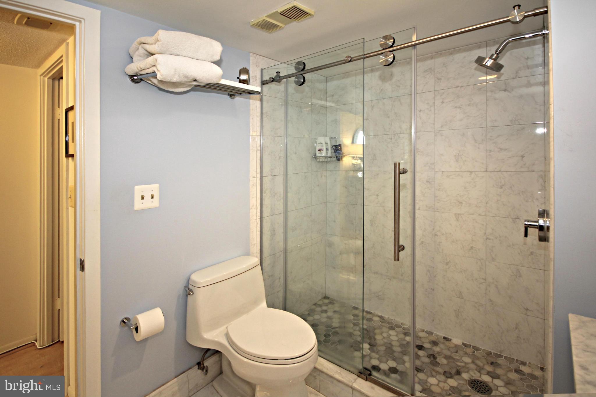 SKYLINE SQUARE CONDO - Residential