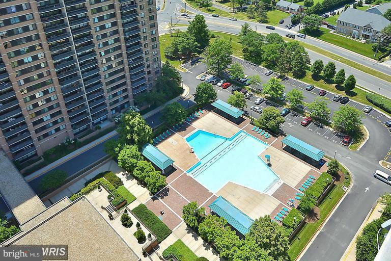 SKYLINE SQUARE CONDO - Residential