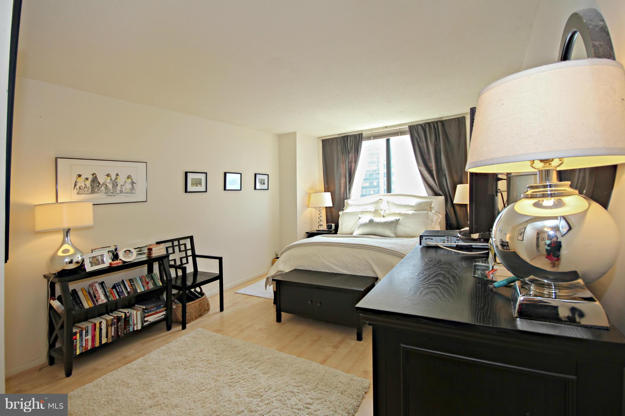 SKYLINE SQUARE CONDO - Residential