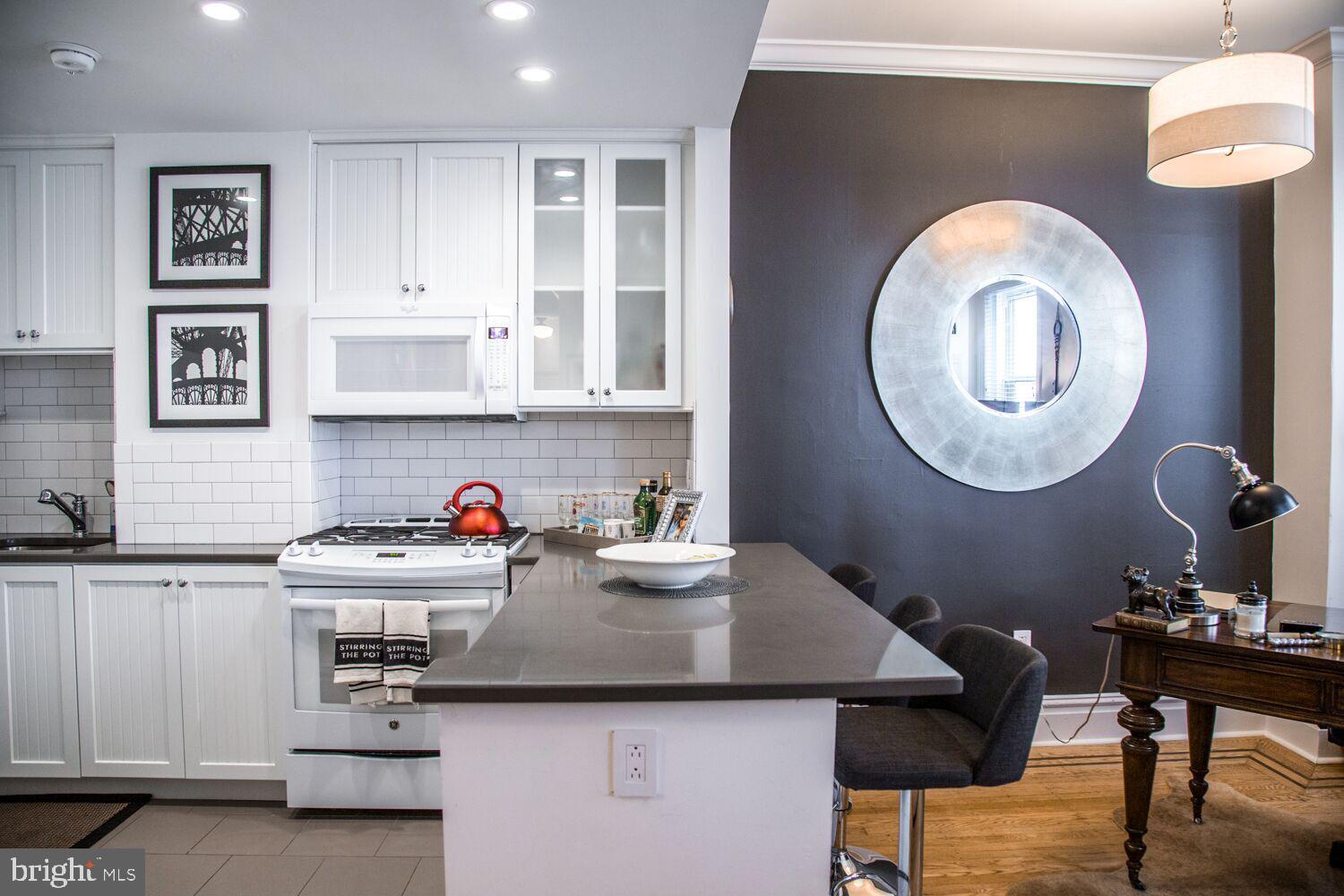 CENTER CITY - Residential Lease