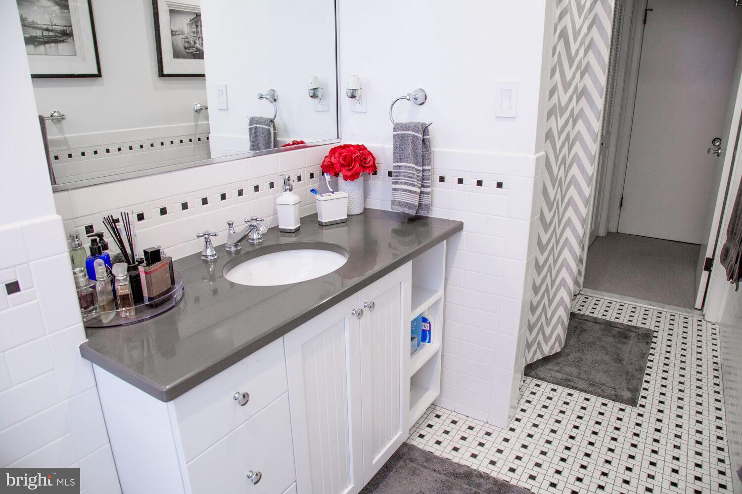 CENTER CITY - Residential Lease