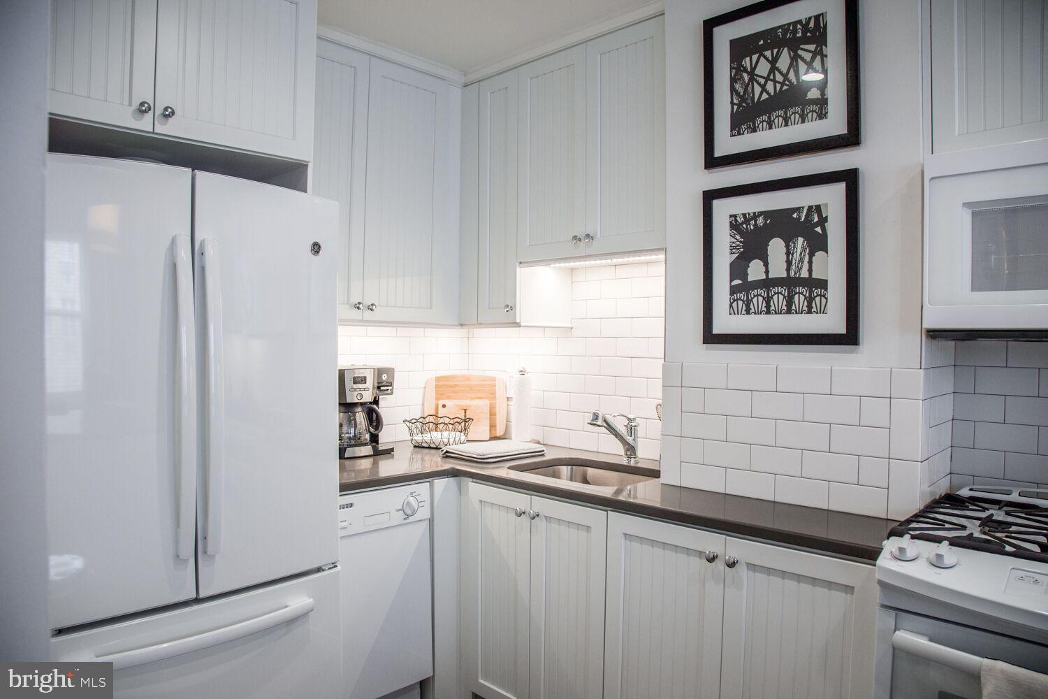 CENTER CITY - Residential Lease