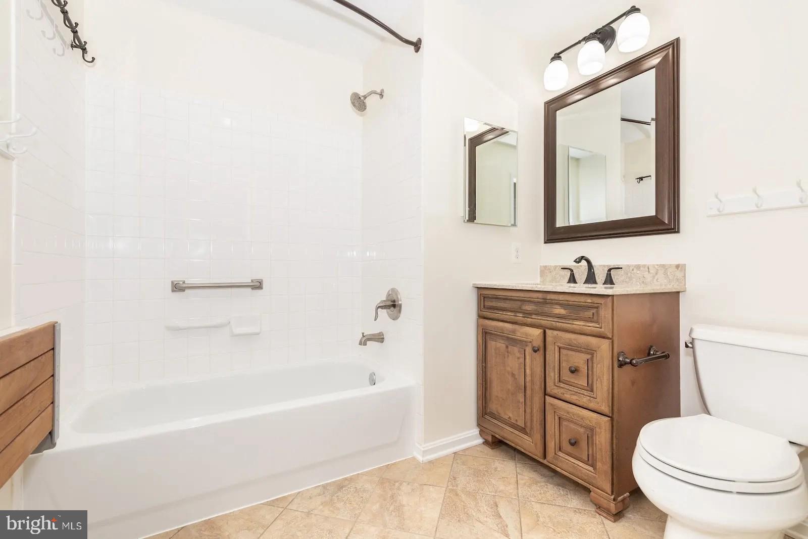 32 BELLA VITA COURT