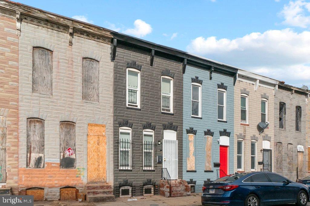 1932 CHRISTIAN STREET