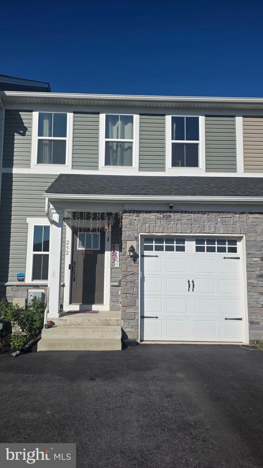 252 CHASE DRIVE