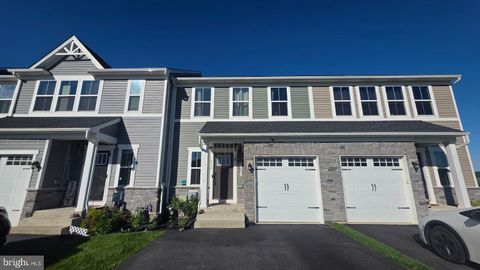 Photo of 252 Chase Drive, DOWNINGTOWN, PA 19335 (MLS # PACT2125584)