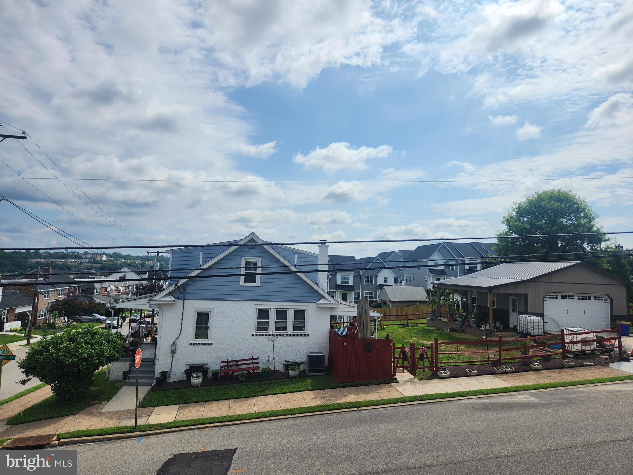 ACORN HILL - Residential