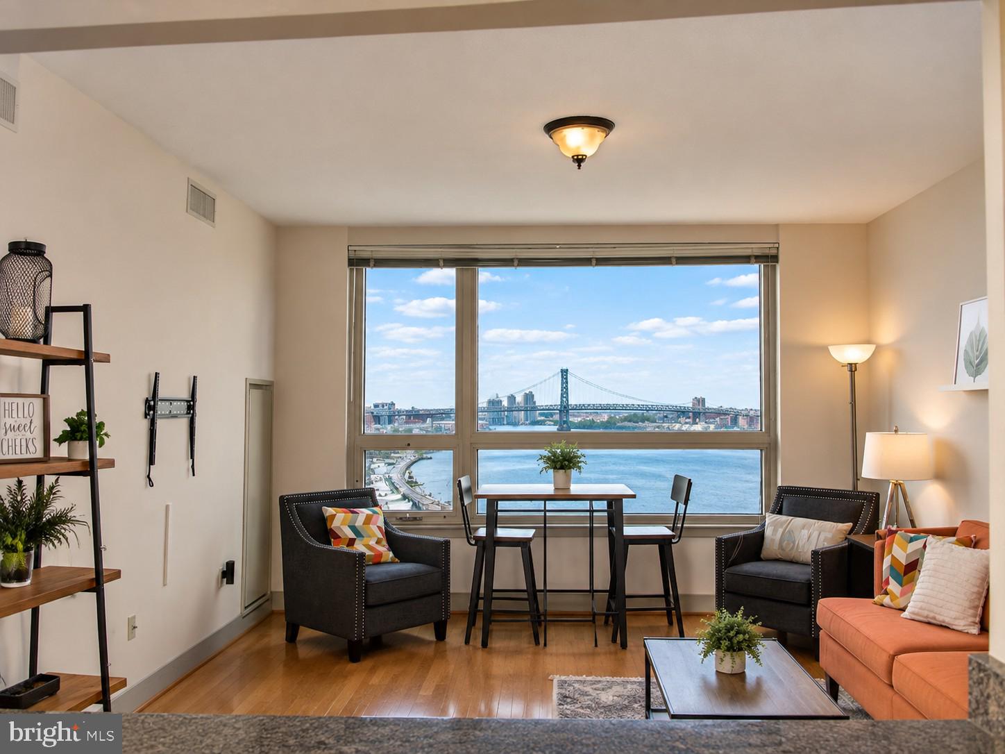 717 S COLUMBUS BOULEVARD 1215