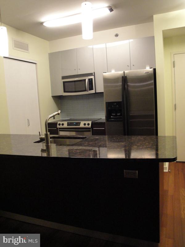 RITTENHOUSE SQUARE - Residential Lease