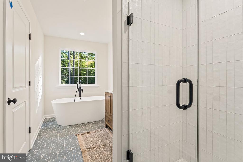 WHITE OAK FARMS - Residential