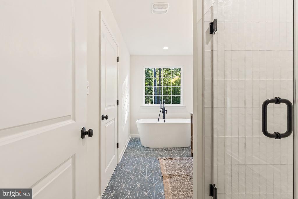 WHITE OAK FARMS - Residential