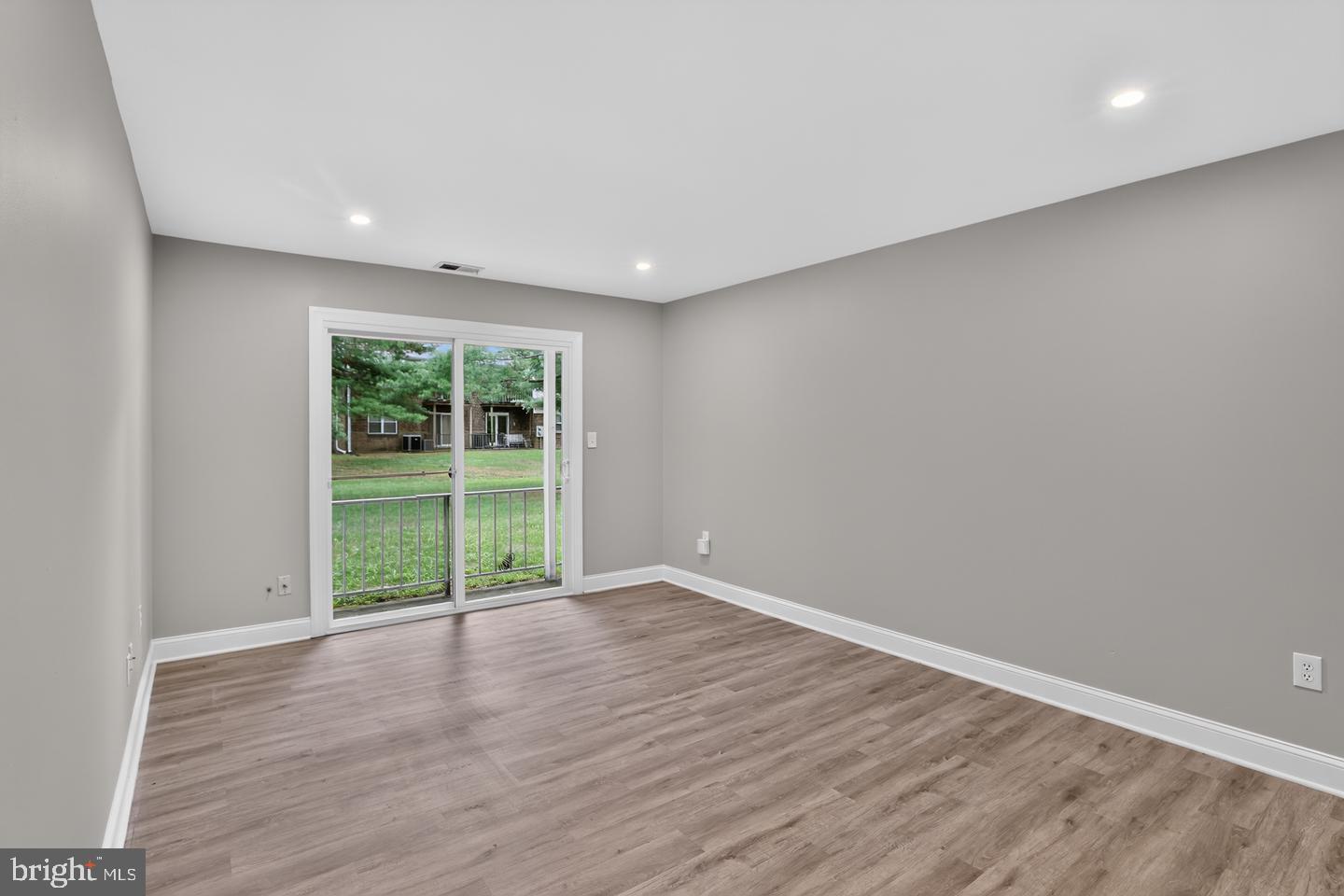 1807 SILVER COURT