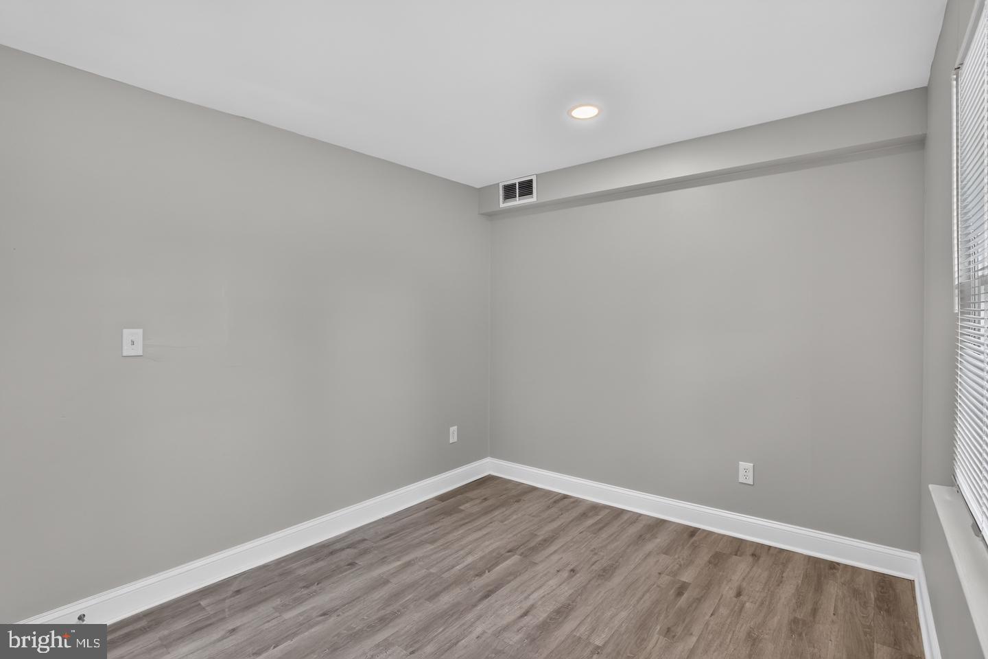 1807 SILVER COURT