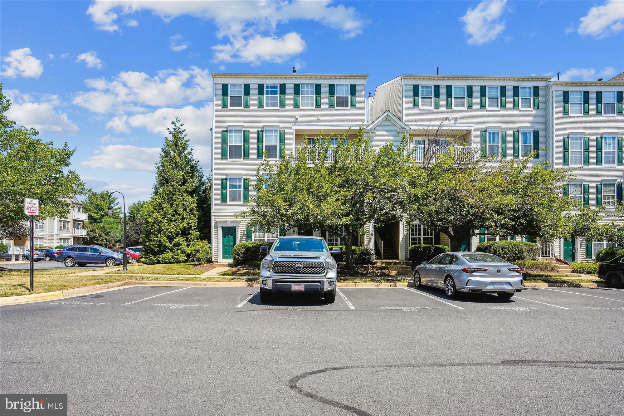 DOMINION STATION CONDOMINIUM - Residential Lease