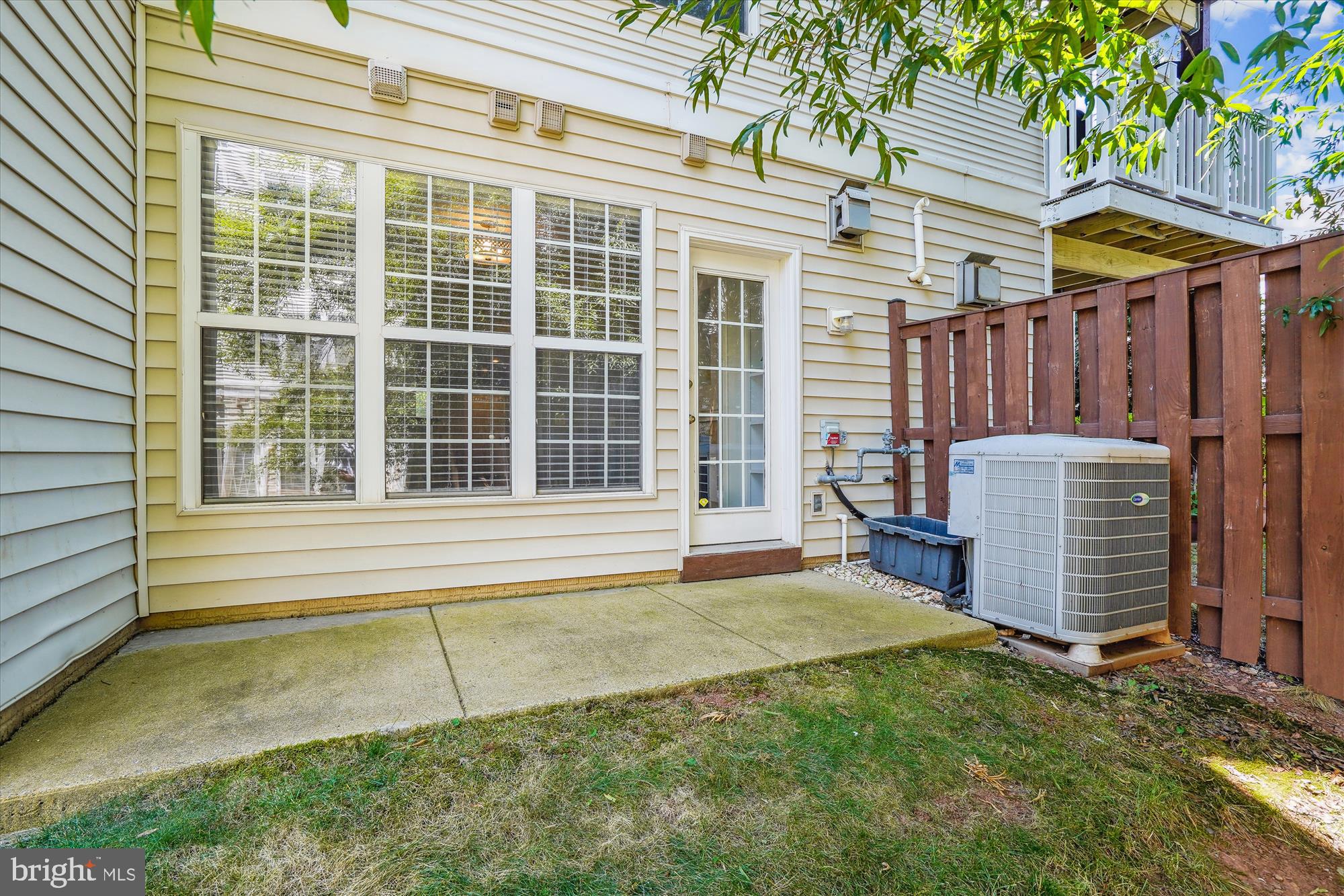 DOMINION STATION CONDOMINIUM - Residential Lease